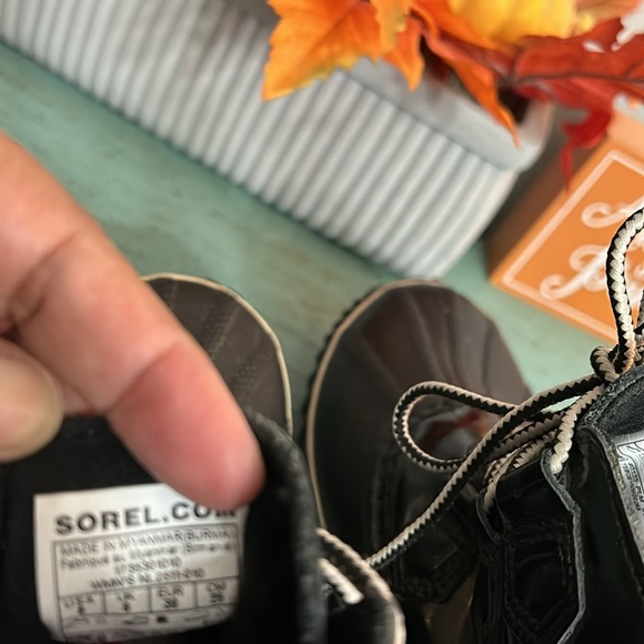 Sorel Out N About boots SZ8 - Picture 5 of 6